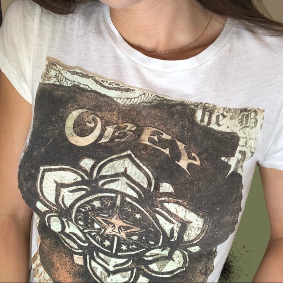 OBEY T-SHIRT. 😮 - Picture 3 of 4